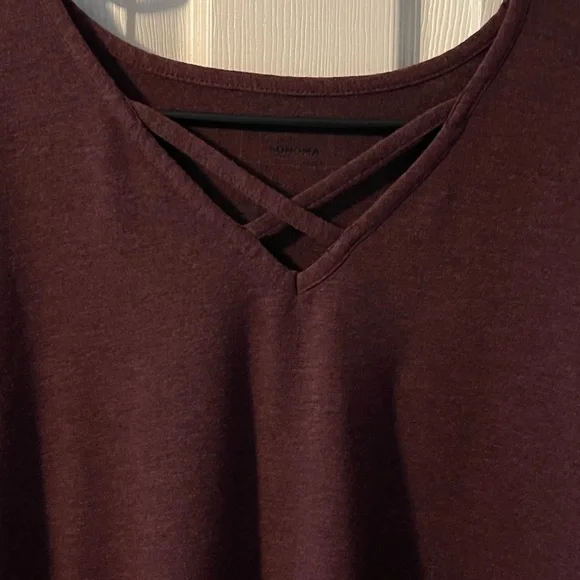 Women's Burgundy Top - Picture 3 of 5
